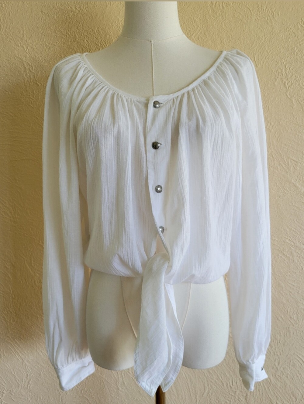 Liz Wear | Vintage White Tie-Front Blouse